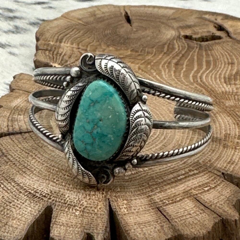 1960s Native American NAVAJO Sterling Silver Turquoise Cuff Bracelet With Leaves